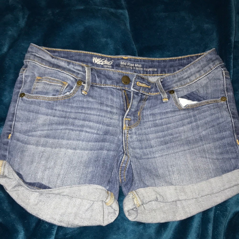Shorts Mid Rise